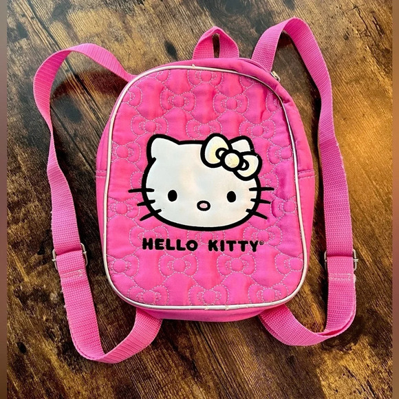 Sanrio | 2017 Hello Kitty mini-backpack. - Picture 1 of 12